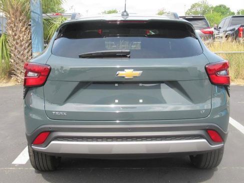 New 2025 Chevrolet Trax LT w/ Driver Confidence Package image 5