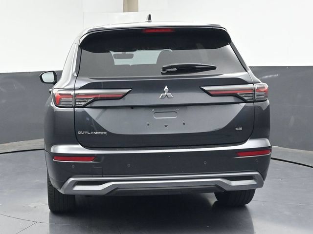 Used 2025 Mitsubishi Outlander SE FWD image 36