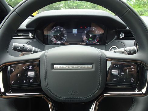 New 2025 Land Rover Range Rover Velar Dynamic SE image 25