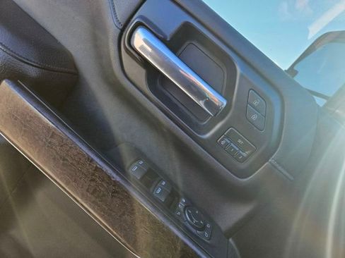 Used 2022 GMC Sierra 2500 Denali w/ Denali Ultimate Package image 11