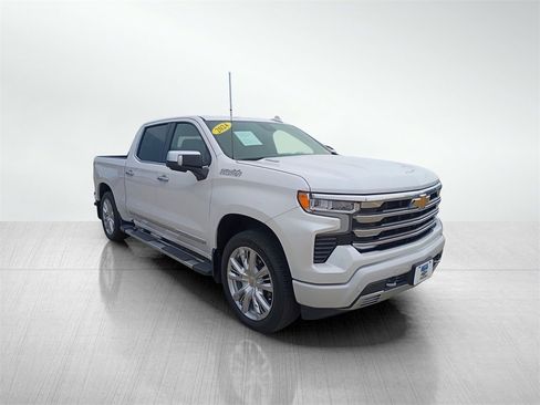 Used 2024 Chevrolet Silverado 1500 High Country w/ High Country Premium Package image 3