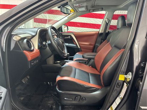 Used 2013 Toyota RAV4 Limited AWD/4WD image 9