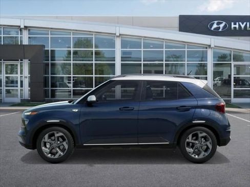 New 2025 Hyundai Venue Limited image 3