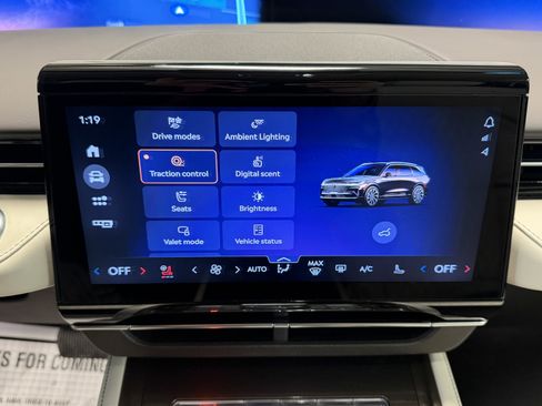 Used 2024 Lincoln Nautilus Black Label image 13