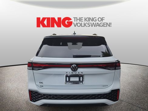 New 2025 Volkswagen Tiguan SE R-Line image 6