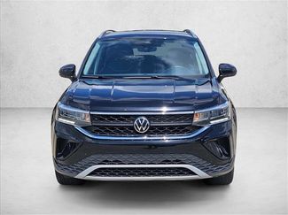 Used 2024 Volkswagen Taos SE video 2