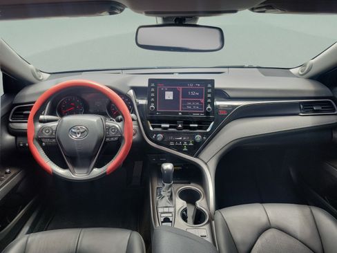 Used 2022 Toyota Camry XSE FWD image 6
