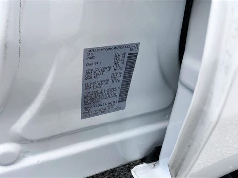 Used 2024 Nissan Titan SV RWD image 33
