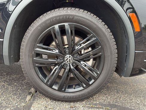 Used 2022 Volkswagen Tiguan SE R-Line AWD/4WD image 22