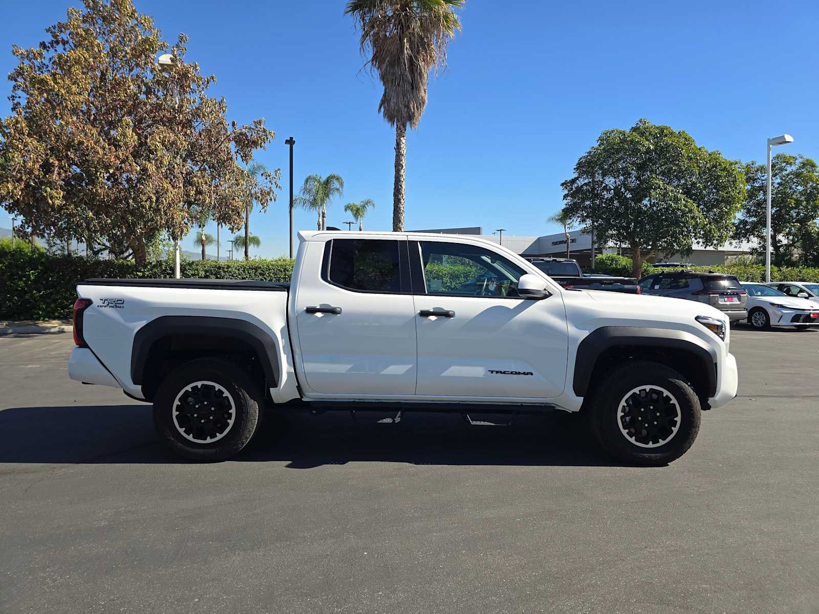 Certified 2025 Toyota Tacoma TRD Off-Road AWD/4WD image 2