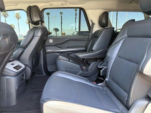 Used 2025 Lincoln Navigator Reserve AWD/4WD image 18