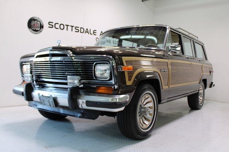 Used 1987 Jeep Grand Wagoneer AWD/4WD image 1