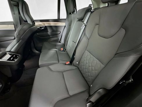 Used 2026 Volvo XC90 B5 Plus w/ Protection Package Premier AWD/4WD image 4