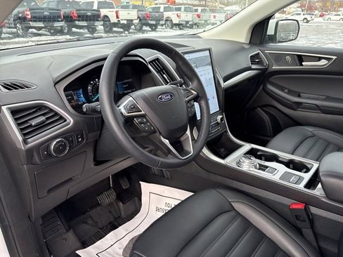 Used 2024 Ford Edge SEL w/ Convenience Package image 4