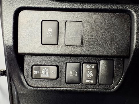 Used 2021 Toyota Tacoma TRD Sport w/ Technology Package AWD/4WD image 16