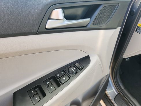 Used 2018 Hyundai Tucson SEL image 28
