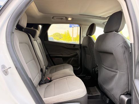 Used 2022 Ford Escape SE w/ Convenience Package FWD image 19