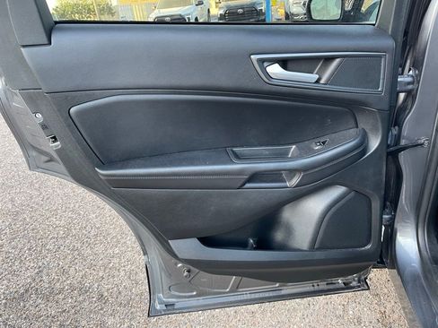 Used 2024 Ford Edge SE w/ Black Appearance Package image 15