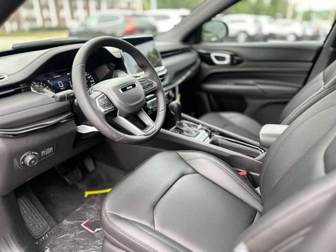New 2025 Jeep Compass Limited w/ Sun & Sound Group AWD/4WD image 13