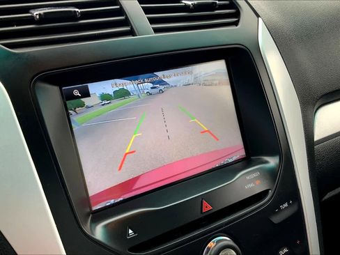 Used 2015 Ford Explorer XLT w/ Equipment Group 202B image 26