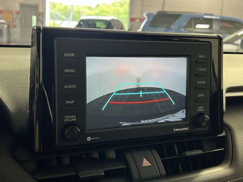 Used 2022 Toyota RAV4 LE AWD/4WD image 20