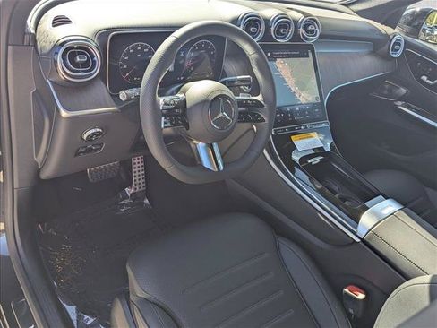 Used 2026 Mercedes-Benz GLC 300 image 3