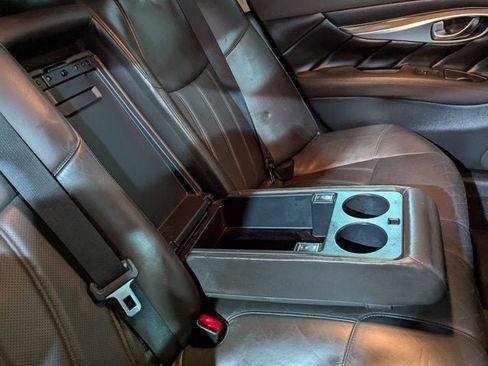 Used 2016 INFINITI Q70 L 3.7 w/ Deluxe Touring Package image 27