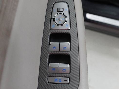 Used 2022 Hyundai Palisade Limited w/ Winter Package FWD image 21