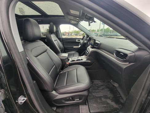 Used 2023 Ford Explorer XLT w/ Equipment Group 202A image 35