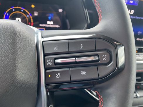 Used 2024 Chevrolet Colorado Z71 w/ Z71 Convenience Package 2 image 14