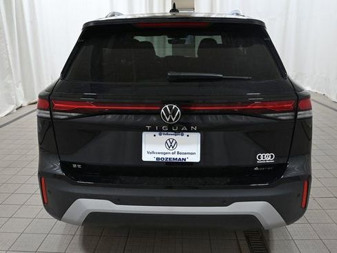 New 2026 Volkswagen Tiguan SE AWD/4WD image 11