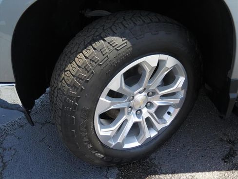 Used 2024 Chevrolet Silverado 1500 LTZ w/ Technology Package AWD/4WD image 18