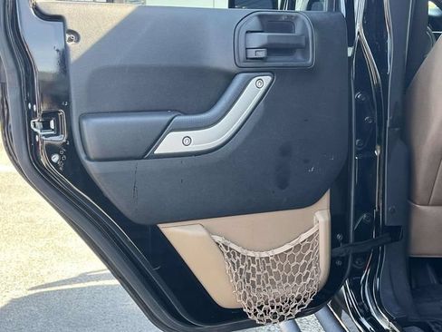 Used 2013 Jeep Wrangler Unlimited Rubicon w/ Connectivity Group AWD/4WD image 16
