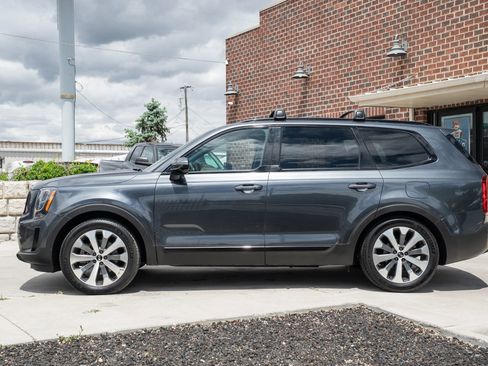 Used 2021 Kia Telluride SX w/ SX Prestige Package AWD/4WD image 3