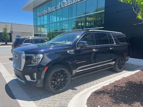 Used 2022 GMC Yukon XL Denali w/ Advanced Technology Package AWD/4WD image 1