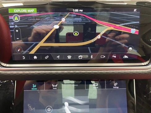 Used 2020 Land Rover Range Rover Velar S image 4