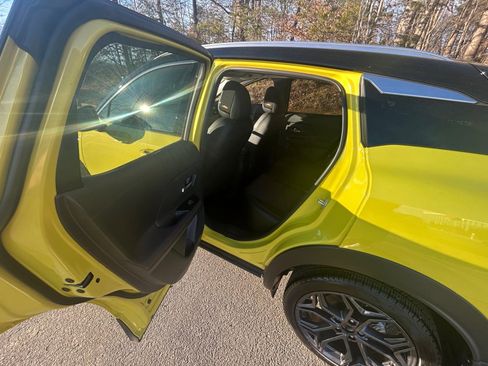 Used 2025 Nissan Kicks SR w/ SR Premium Package image 34