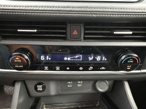 Used 2025 Nissan Rogue SV AWD/4WD image 25
