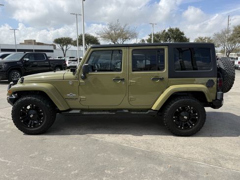 Used 2013 Jeep Wrangler Freedom Edition image 8