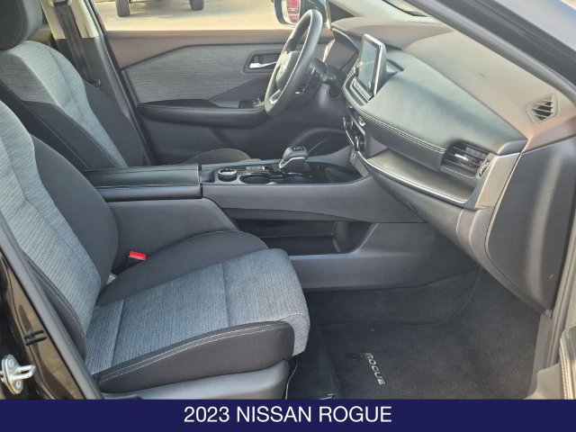 Used 2023 Nissan Rogue SV AWD/4WD image 21