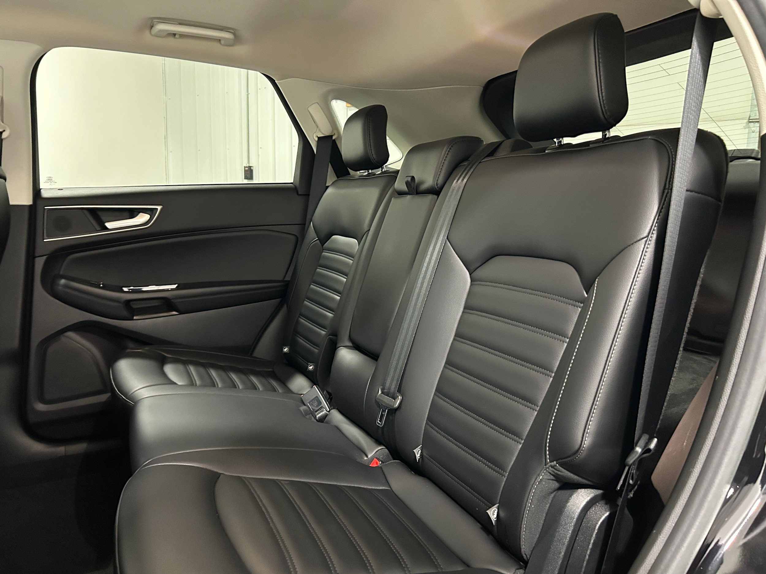 Used 2020 Ford Edge SEL w/ Cold Weather Package AWD/4WD image 29