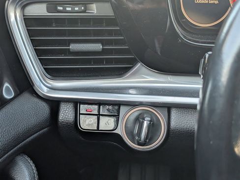 Used 2017 Porsche Panamera 4 w/ Premium Package image 21