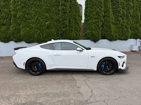 Used 2024 Ford Mustang GT Premium RWD image 9
