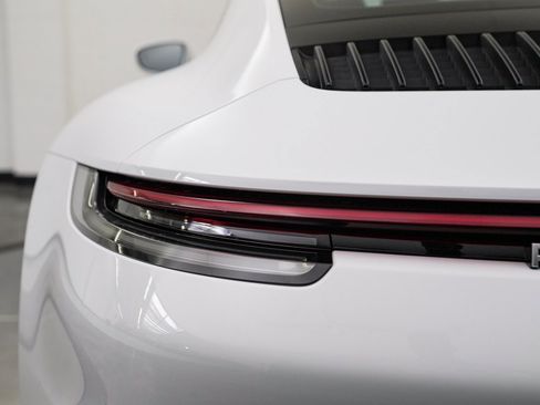 Used 2022 Porsche 911 Carrera image 10