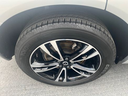 Used 2020 Volvo XC60 T6 Momentum image 14