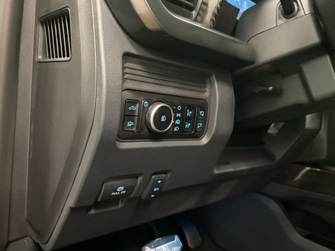 New 2026 Ford F250 Lariat w/ Black Appearance Package image 23