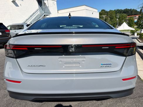 Used 2024 Honda Accord Sport image 11