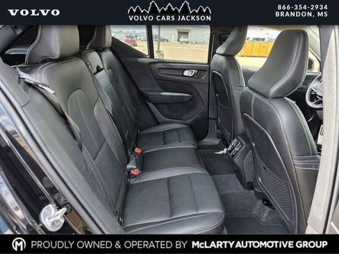 Used 2024 Volvo XC40 B5 Plus image 27
