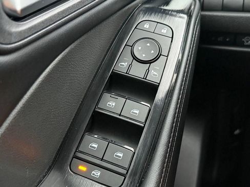 Used 2025 Nissan Rogue SV FWD image 19