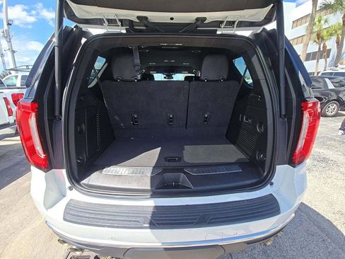 Used 2023 GMC Yukon Denali AWD/4WD image 9